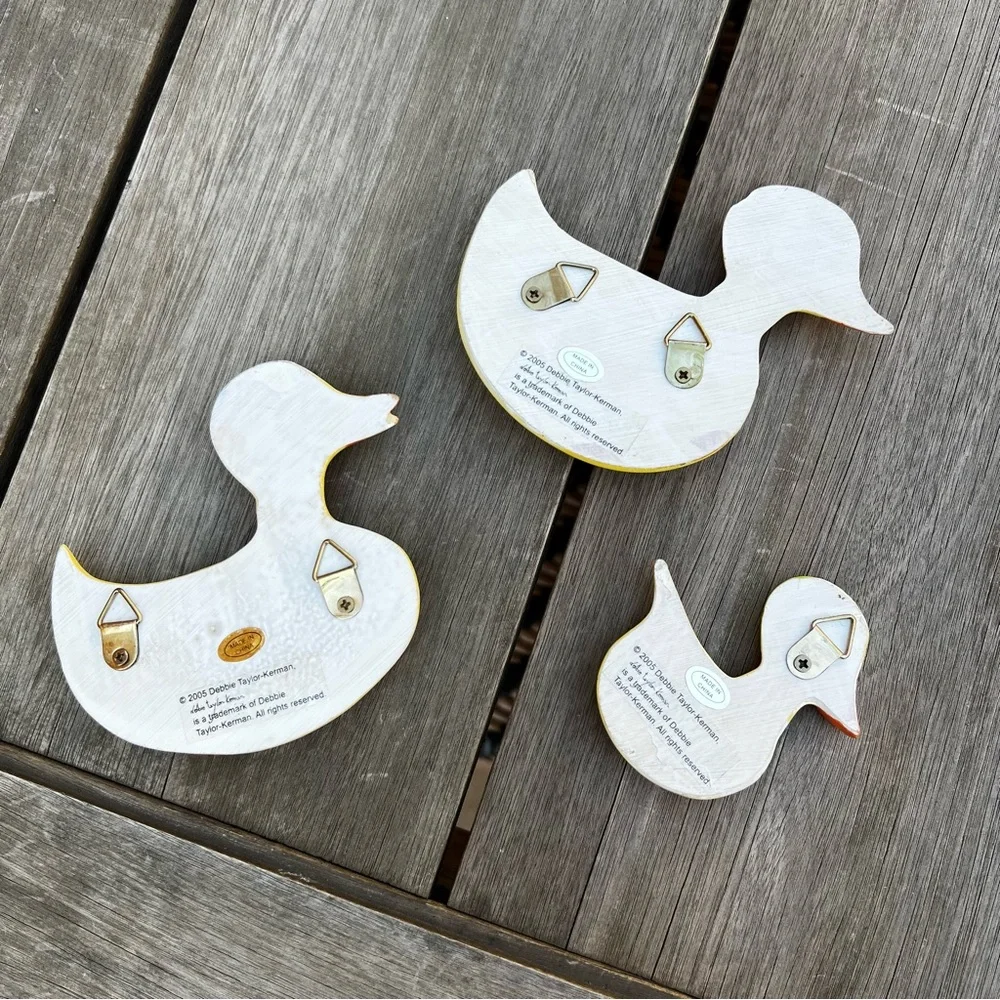 Vintage 2005 Debbie Taylor Kerman Chalkware Ducks Set of Three Wall Hangings